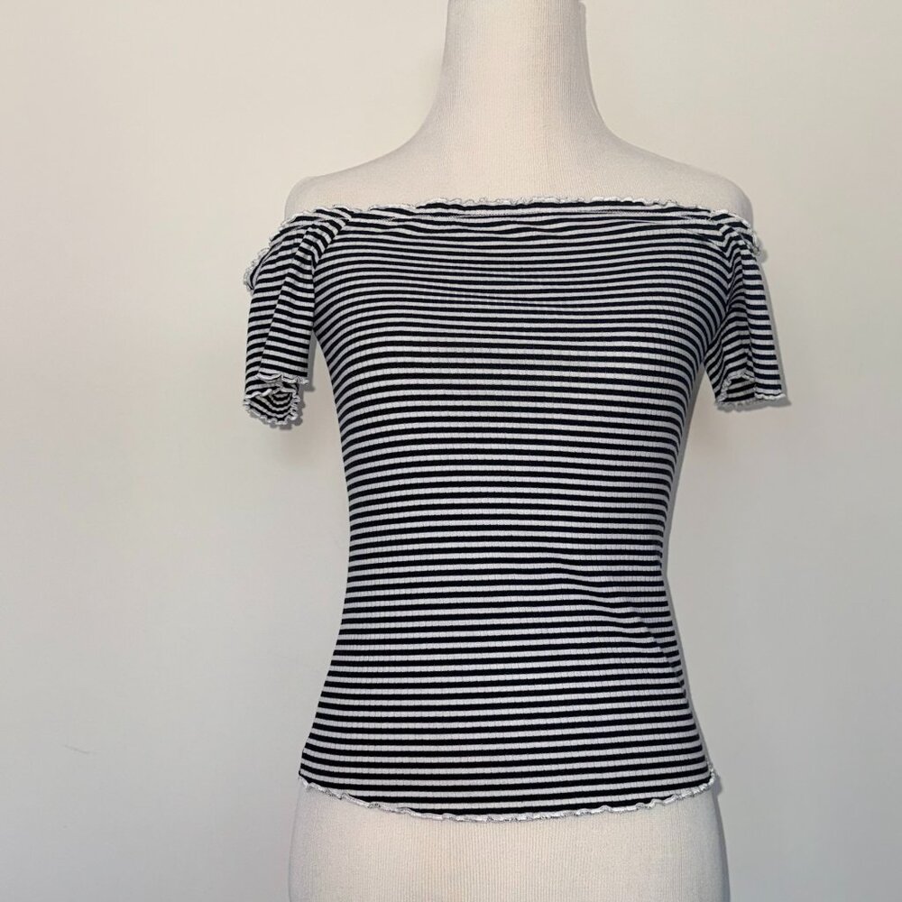 ✨ G by Guess Off‑Shoulder Ribbed Striped Top – Size S